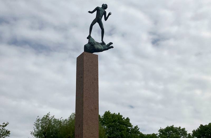 Limhamns Kyrkogård i Malmö - Guds Hand - Carl Mille